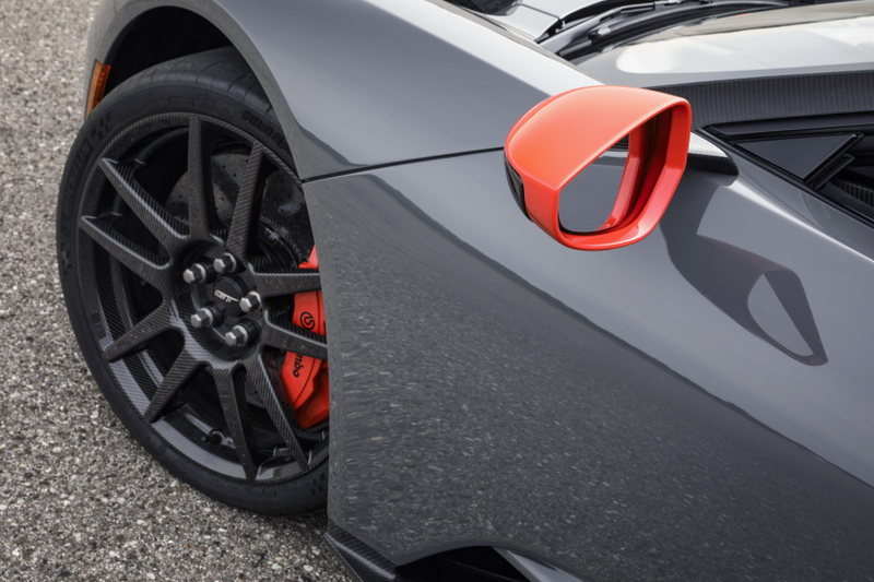 Illustration for article titled The 2019 Ford GT Carbon Series Makes The GT Even Lighter And Wilder